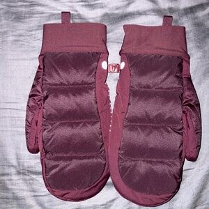 New lululemon Womens Down for It All Mitten Cassis/Maroon - M/L